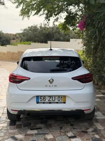 Sell Renault Clio 2020 - 14900 EUR, 51155 km - AUTO.MOTO.pt
