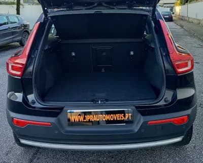 Vendo Volvo XC 40 2022 - 29490 EUR, 63800 km - AUTO.MOTO.pt