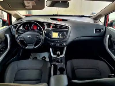 Vendo Kia Ceed 2017 - 10500 EUR, 106000 km - AUTO.MOTO.pt