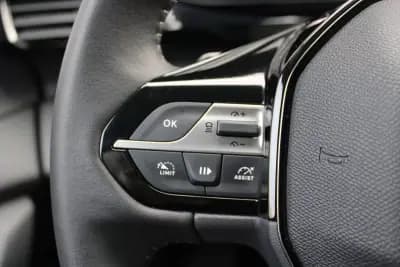 Sell Peugeot 408 2024 - 28900 EUR, 7058 km - AUTO.MOTO.pt