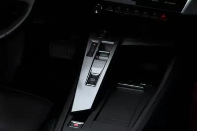 Vendo Peugeot 308 SW 2023 - 23790 EUR, 59725 km - AUTO.MOTO.pt