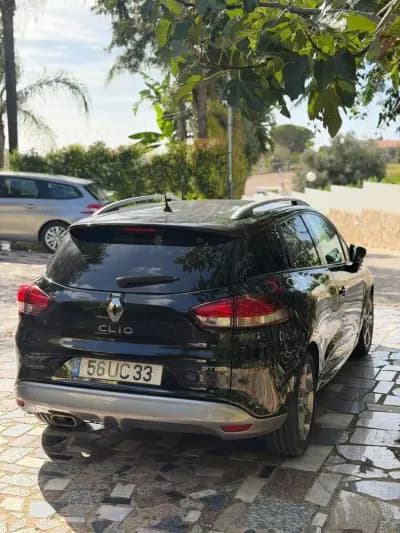 Vendo Renault Clio 2018 - 13900 EUR, 145107 km - AUTO.MOTO.pt