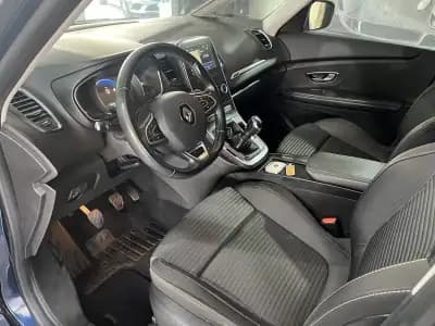 Sell Renault Scénic 2017 - 15800 EUR, 156509 km - AUTO.MOTO.pt