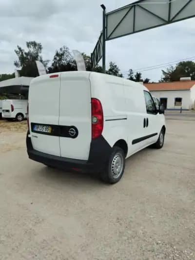 Sell Opel Combo 2018 - 11900 EUR, 170000 km - AUTO.MOTO.pt