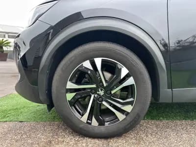 Vendo Peugeot 2008 2021 - 16900 EUR, 130000 km - AUTO.MOTO.pt