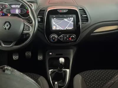 Vendo Renault Captur 2017 - 15990 EUR, 80345 km - AUTO.MOTO.pt