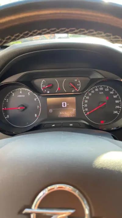 Vendo Opel Crossland 2022 - 17450 EUR, 40566 km - AUTO.MOTO.pt