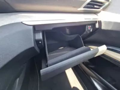 Vendo Peugeot 3008 2020 - 30499 EUR, 65405 km - AUTO.MOTO.pt