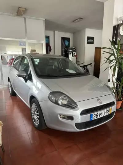 Sell Fiat Punto 2012 - 7990 EUR, 201200 km - AUTO.MOTO.pt