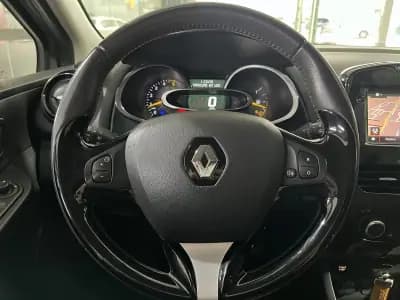 Vendo Renault Clio Sport Tourer 2015 - 8600 EUR, 248781 km - AUTO.MOTO.pt