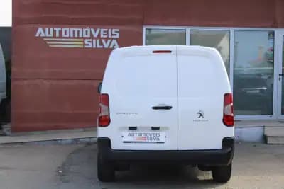 Vendo Peugeot Partner 2020 - 14990 EUR, 176000 km - AUTO.MOTO.pt
