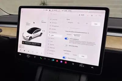 Vendo Tesla Model 3 2021 - 25450 EUR, 58710 km - AUTO.MOTO.pt