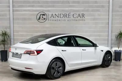 Vendo Tesla Model 3 2021 - 25450 EUR, 58710 km - AUTO.MOTO.pt