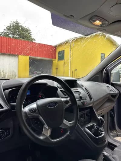 Vendo Ford Transit Connect 2014 - 10900 EUR, 227000 km - AUTO.MOTO.pt