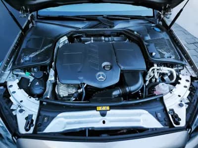 Vendo Mercedes-Benz C 300 2020 - 28950 EUR, 166000 km - AUTO.MOTO.pt