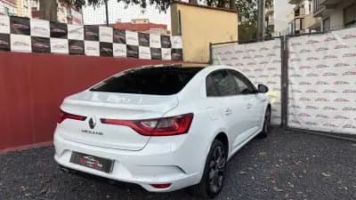 Vendo Renault Mégane 2021 - 13900 EUR, 179000 km - AUTO.MOTO.pt