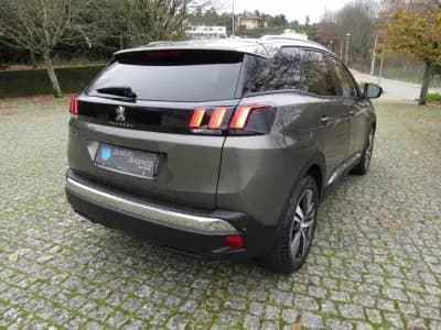 Sell Peugeot 3008 2017 - 18990 EUR, 151000 km - AUTO.MOTO.pt