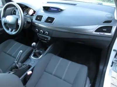 Vendo Renault Mégane 2015 - 8990 EUR, 198000 km - AUTO.MOTO.pt