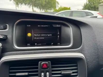 Sell Volvo V40 2017 - 14750 EUR, 138000 km - AUTO.MOTO.pt