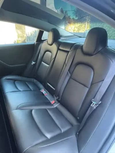 Vendo Tesla Model 3 2019 - 22900 EUR, 117000 km - AUTO.MOTO.pt