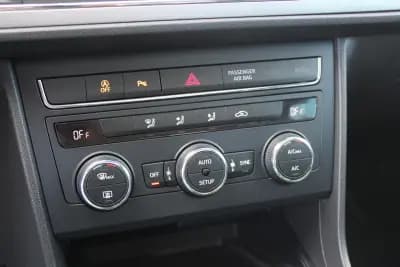 Vendo SEAT Leon ST 2018 - 12990 EUR, 200000 km - AUTO.MOTO.pt