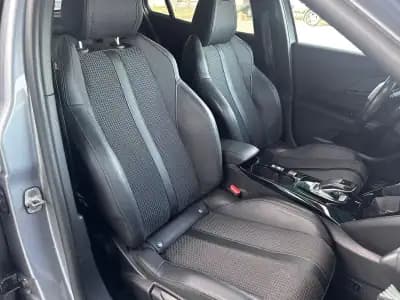 Vendo Peugeot e-2008 2023 - 21950 EUR, 73200 km - AUTO.MOTO.pt