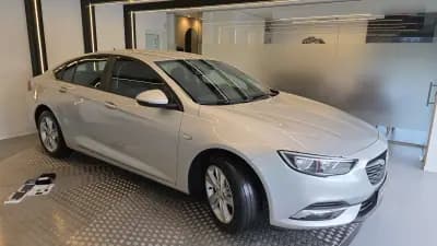 Sell Opel Insignia Grand Sport 2018 - 12900 EUR, 149839 km - AUTO.MOTO.pt
