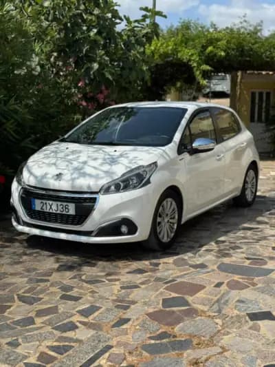 Vendo Peugeot 208 2013 - 14990 EUR, 103386 km - AUTO.MOTO.pt