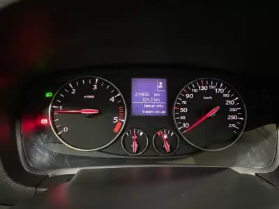 Vendo Renault Laguna 2011 - 5950 EUR, 215000 km - AUTO.MOTO.pt