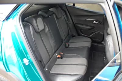 Vendo Peugeot 2008 2022 - 22900 EUR, 31255 km - AUTO.MOTO.pt