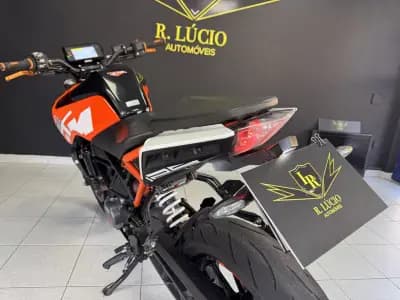 Sell KTM Duke 990 R 2022 - 4800 EUR, 46125 km - AUTO.MOTO.pt