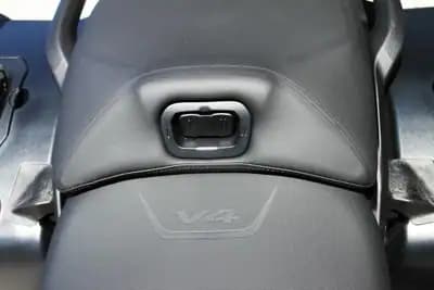 Sell Ducati Multistrada 1260 Enduro 2021 - 24500 EUR, 26000 km - AUTO.MOTO.pt