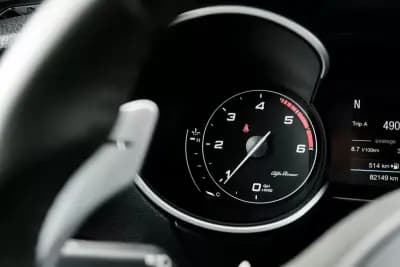 Vendo Alfa Romeo Stelvio 2019 - 29400 EUR, 89000 km - AUTO.MOTO.pt