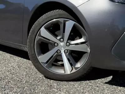 Vendo Peugeot 308 SW 2017 - 13990 EUR, 130000 km - AUTO.MOTO.pt