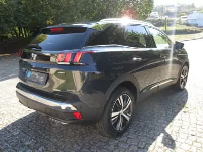 Vendo Peugeot 3008 2019 - 22990 EUR, 98000 km - AUTO.MOTO.pt