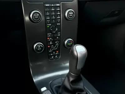 Sell Volvo C30 2013 - 11750 EUR, 76000 km - AUTO.MOTO.pt