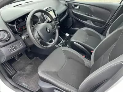 Sell Renault Clio 2017 - 12500 EUR, 142000 km - AUTO.MOTO.pt