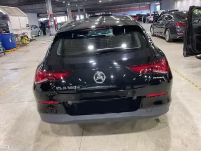 Vendo Mercedes-Benz CLA 180 2021 - 25900 EUR, 119616 km - AUTO.MOTO.pt