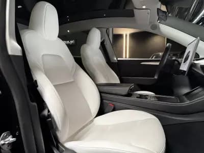 Vendo Tesla Model Y 2024 - 43990 EUR, 35600 km - AUTO.MOTO.pt