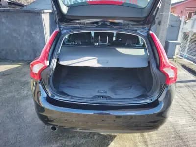 Vendo Volvo V60 2014 - 12900 EUR, 172000 km - AUTO.MOTO.pt