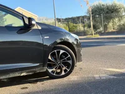 Sell Renault Mégane Coupe 2014 - 12900 EUR, 155557 km - AUTO.MOTO.pt