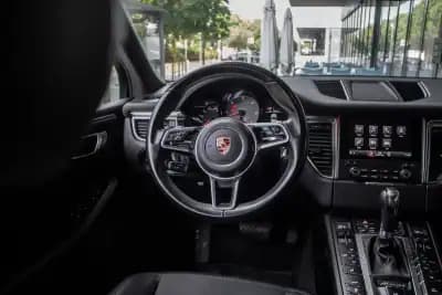 Vendo Porsche Macan 2018 - 59990 EUR, 99798 km - AUTO.MOTO.pt