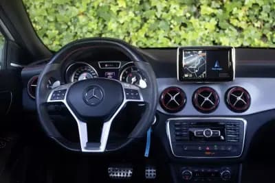 Vendo Mercedes-Benz GLA 45 AMG 2015 - 34900 EUR, 49200 km - AUTO.MOTO.pt