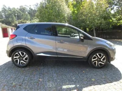 Vendo Renault Captur 2016 - 12990 EUR, 148000 km - AUTO.MOTO.pt