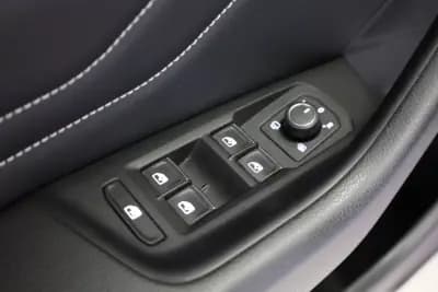 Vendo Volkswagen Passat Variant 2021 - 25990 EUR, 70682 km - AUTO.MOTO.pt