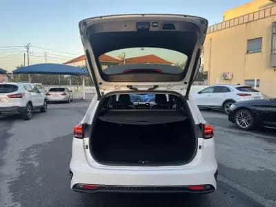 Vendo Kia Ceed SW 2020 - 18450 EUR, 180000 km - AUTO.MOTO.pt