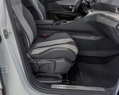 Vendo Peugeot 3008 2021 - 23650 EUR, 140511 km - AUTO.MOTO.pt