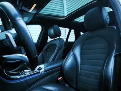 Vendo Mercedes-Benz C 300 2020 - 28950 EUR, 166000 km - AUTO.MOTO.pt