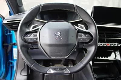 Vendo Peugeot 2008 2022 - 22900 EUR, 31255 km - AUTO.MOTO.pt