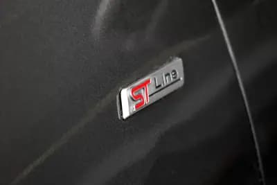 Vendo Ford Kuga 2022 - 29900 EUR, 80756 km - AUTO.MOTO.pt